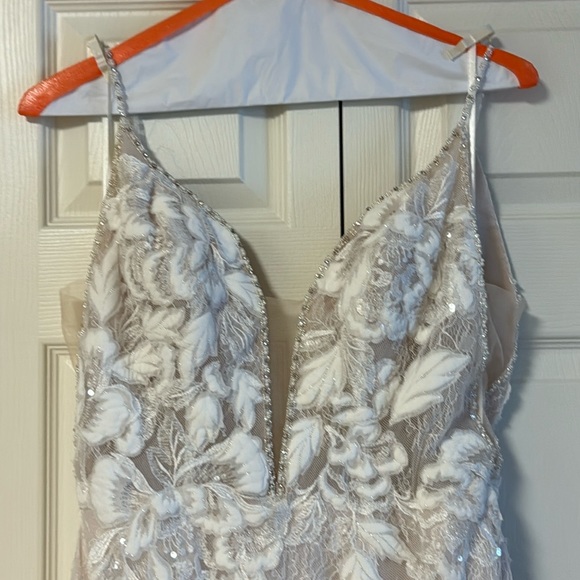 Anissa wedding dress - Picture 1 of 11